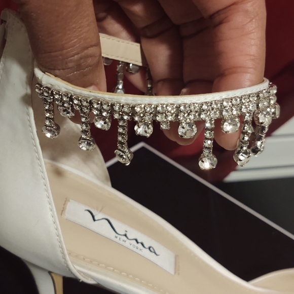LIKE NEW😃Nina Vera Rhinestone Ankle Strap Lustersatin Sandals (Ivory) - Picture 5 of 16
